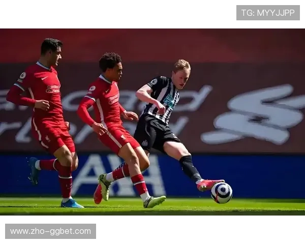 诺丁汉森林首回合三球优势心理占优,次回合防守反击策略奏效 诺丁汉森林首回合三球优势心理占优,次回合防守反击策略奏效